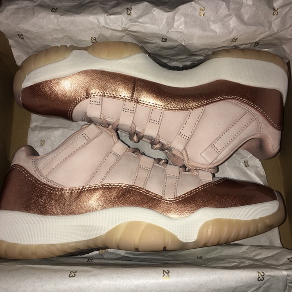 Women’s Retro Air Jordan 11 Sneakers - Picture 4 of 4